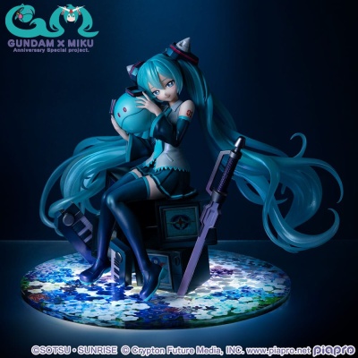 MEGAHOUSE -- HATSUNE MIKU -- MIKU X OO GUNDAM 45TH ANNIVERSARY